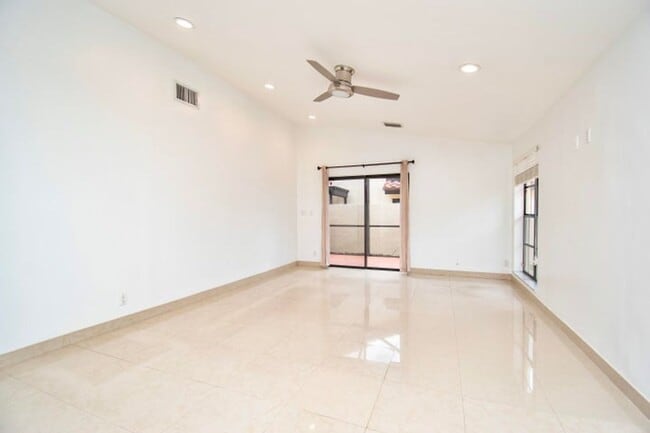 Building Photo - 21662 San Simeon Cir