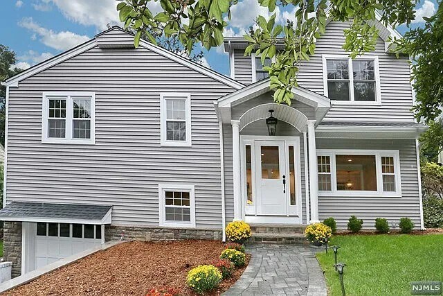 Foto del edificio - 28 Princeton Pl