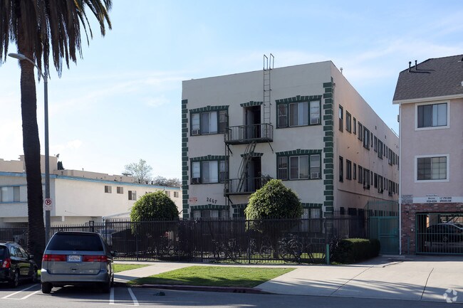 Foto del edificio - 2667 Ellendale Pl