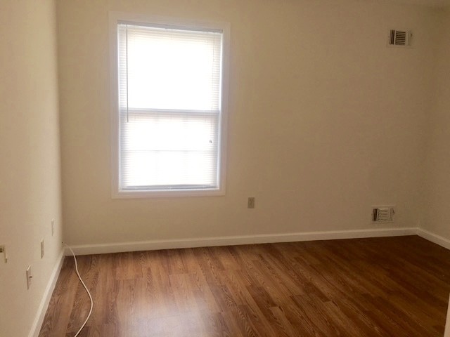 Foto del edificio - 1128 Farm Rd