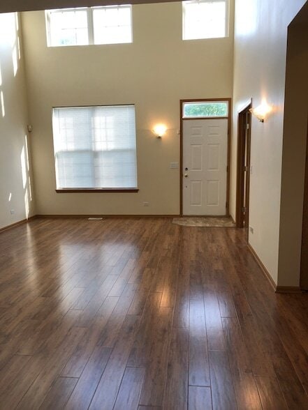 Building Photo - 1860 Fescue Dr