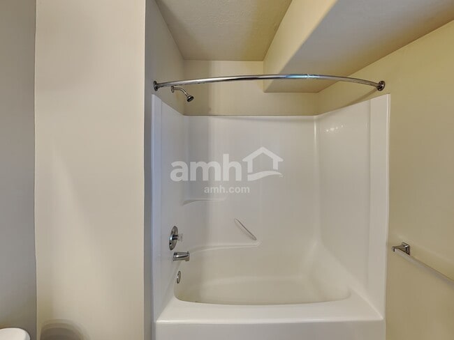 Building Photo - 5252 S 4300 W