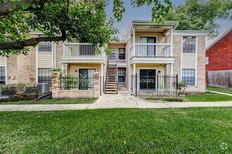 Building Photo - 2750 Holly Hall St