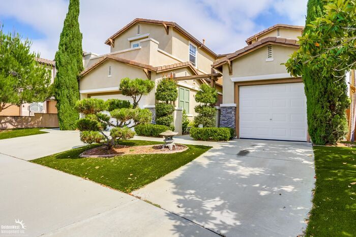 Primary Photo - Impeccably Designed 4Bdm 4Ba Home in Desir...