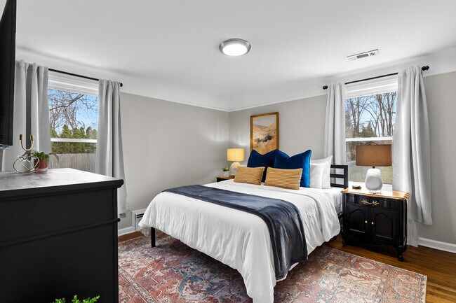 Building Photo - 8254 Mary Ann Ave