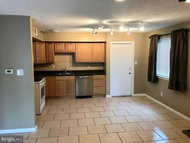 Foto del edificio - 506 Shelby Ct