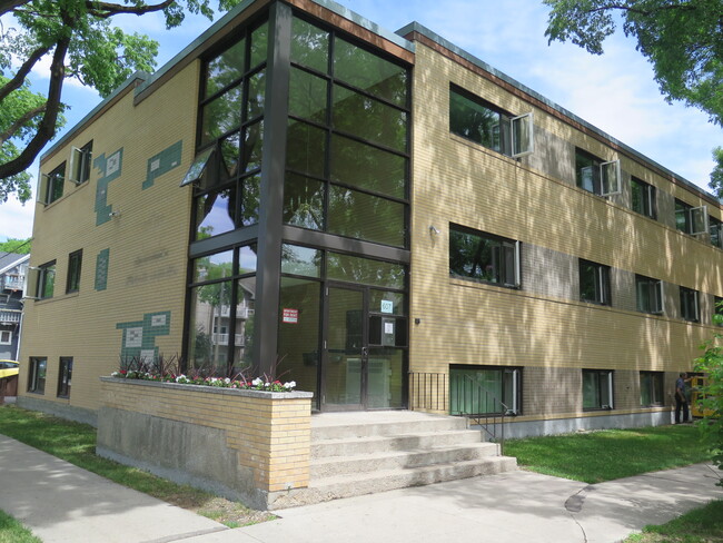 Building Photo - Kelebay Court