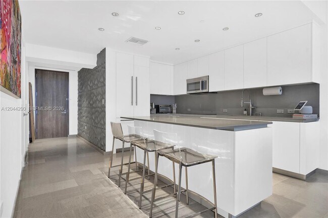 Foto del edificio - 68 SE 6th St