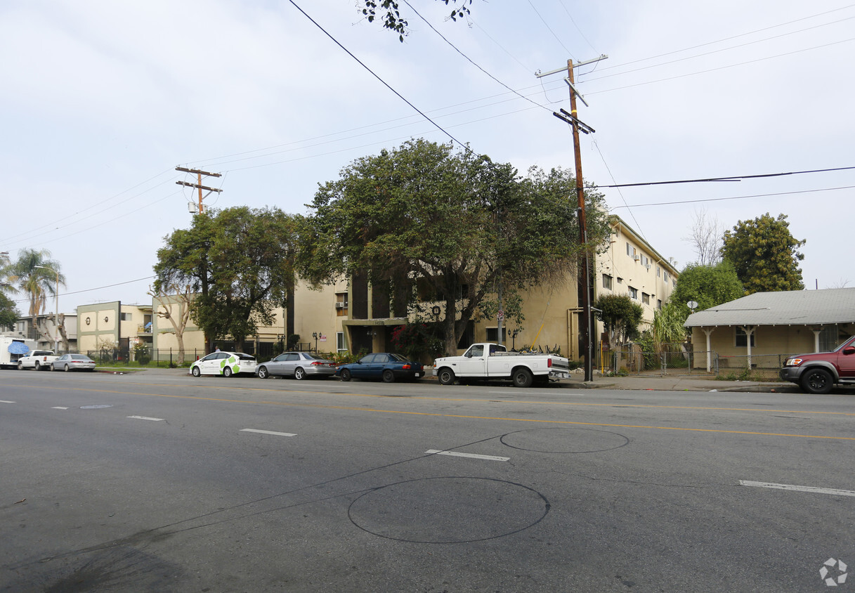 Primary Photo - Saticoy Plaza