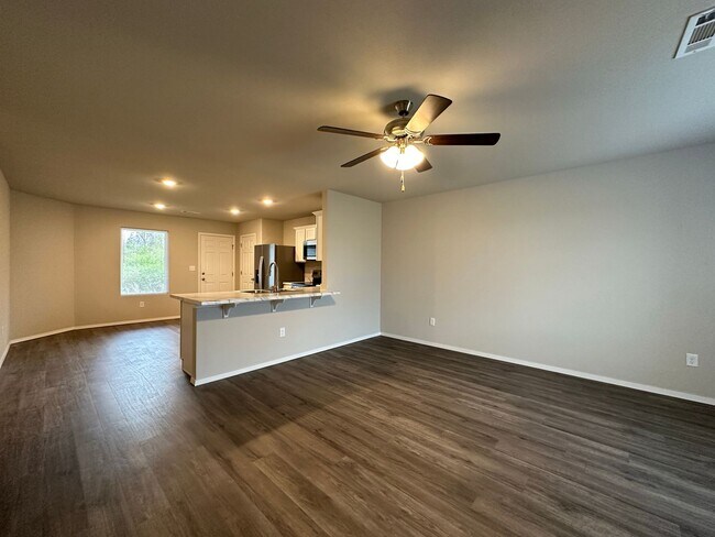 Foto del edificio - New Construction Living: 3 Bed, 2 Bath, 2-Car Garage