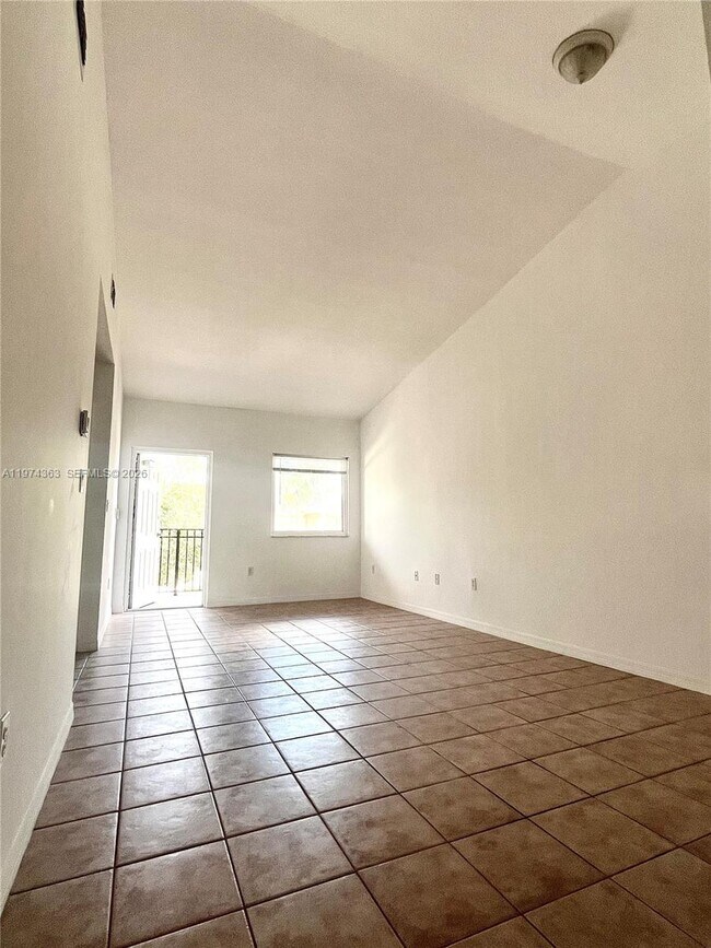 Foto del edificio - 930 NE 33rd Terrace