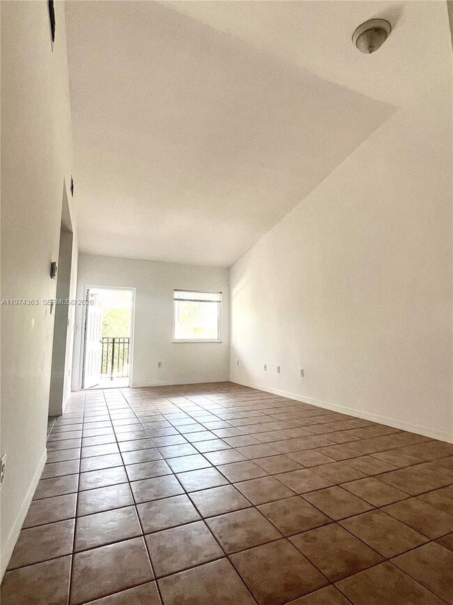 Building Photo - 930 NE 33rd Terrace