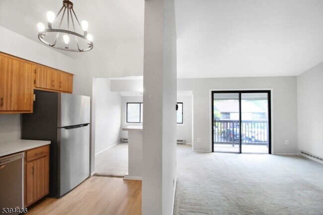 Foto del edificio - 70 Meadowview Dr