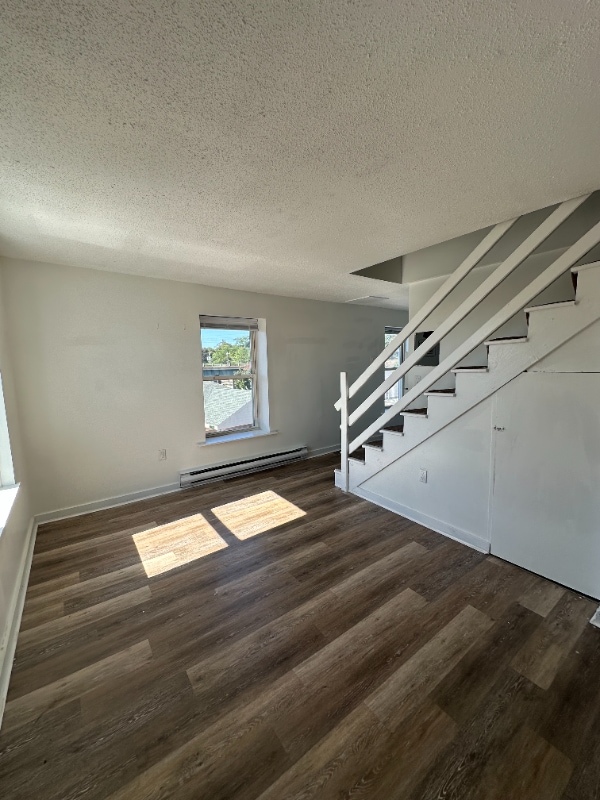 Photo - 38 W Broad St (Stonington, CT)