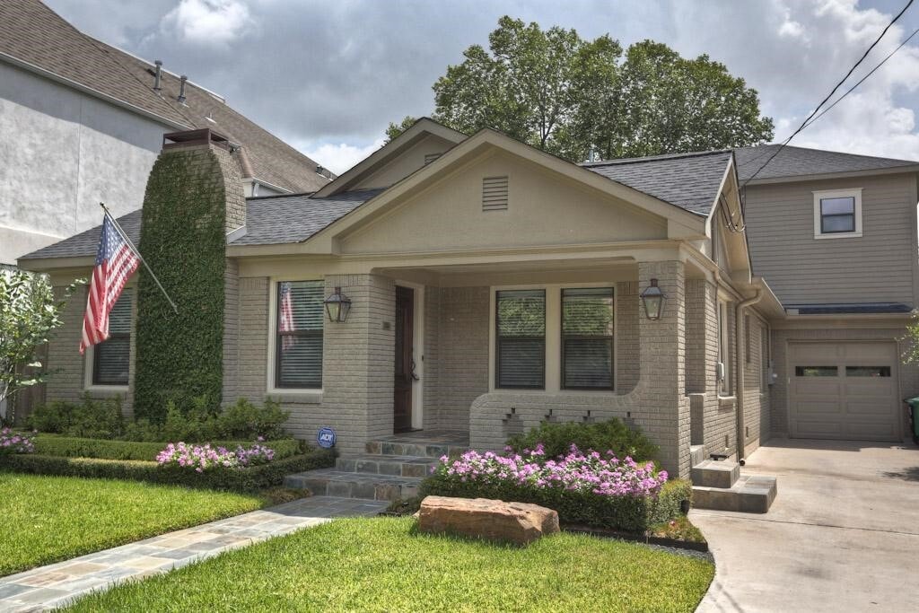 Primary Photo - 2205 Brun St
