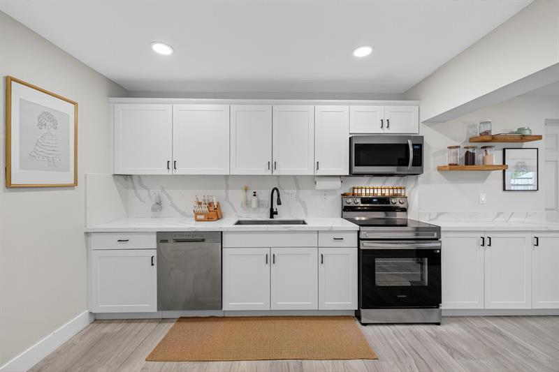 Foto principal - 110 NE 48th St