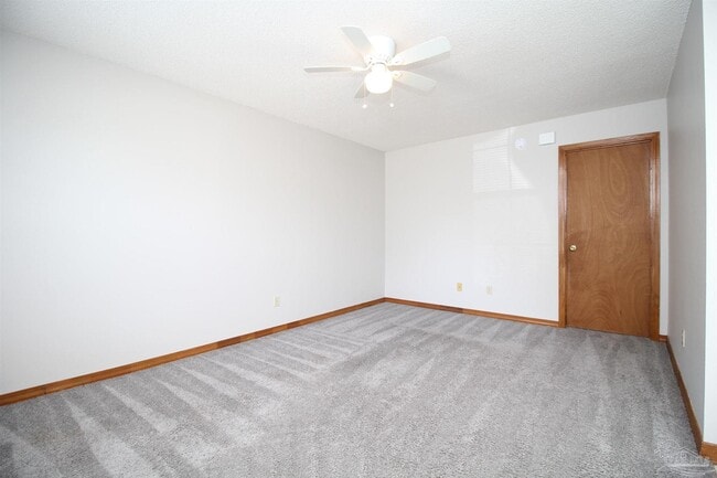 Building Photo - 8110 Stonebrook Dr