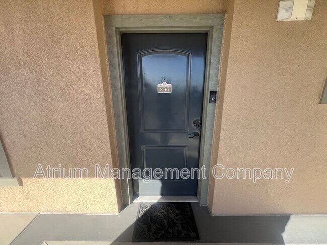 Building Photo - 903 Charo Pkwy