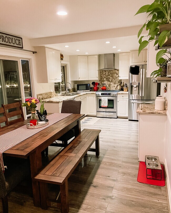 Foto del edificio - 12576 Montecito Rd