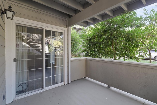 Foto del edificio - 520 Canyon Oaks Dr