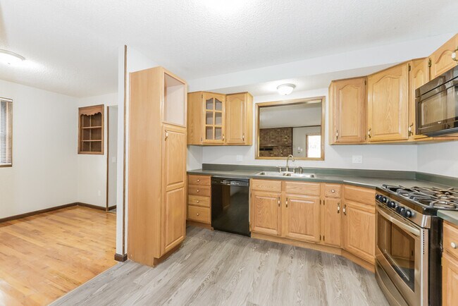 Foto del edificio - 4816 NW Woody Creek Ln