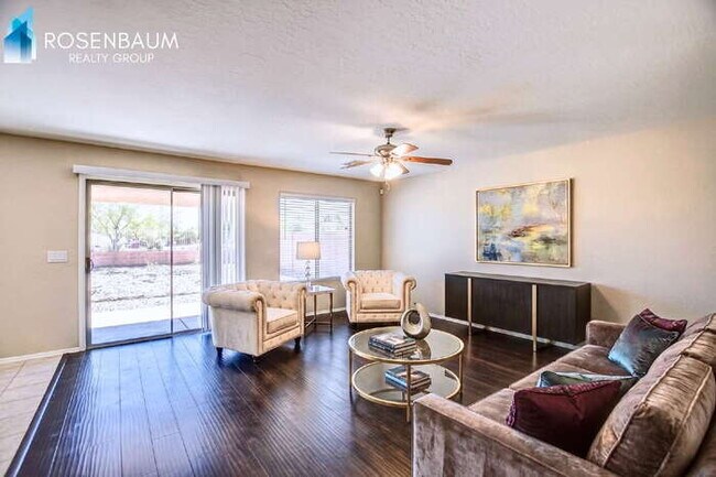 Foto del edificio - 24347 N Oasis Blvd