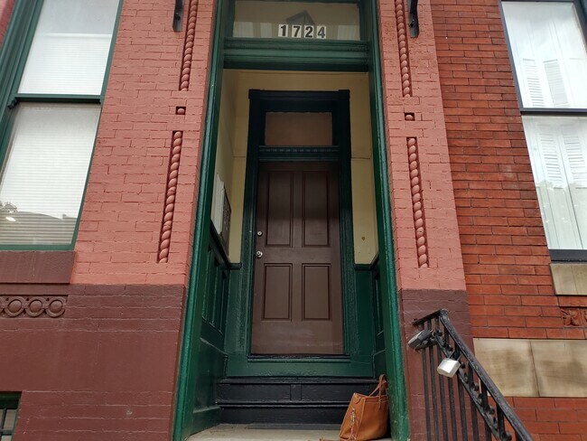 Foto del edificio - 1724 Saint Paul St