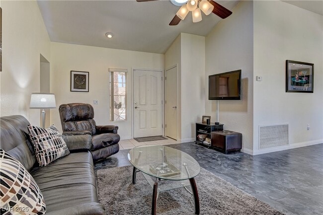 Building Photo - 8912 Signal Terrace Dr