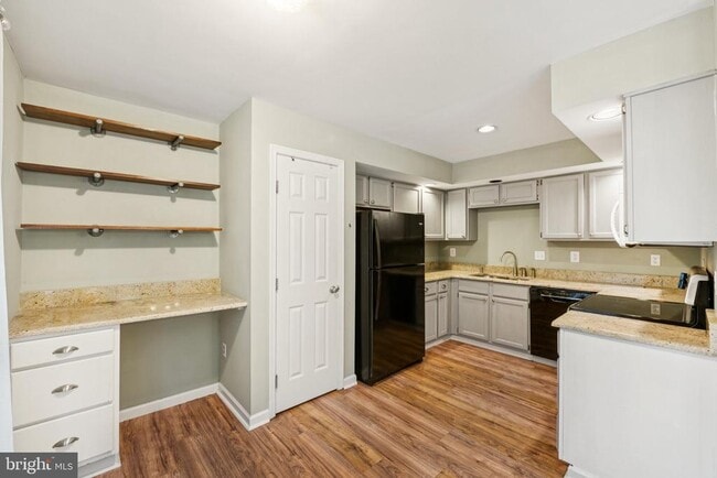 Building Photo - 5494 Prince William Ct