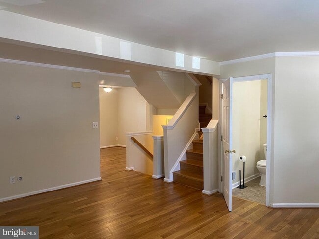 Foto del edificio - 7049 Rogue Forest Ln