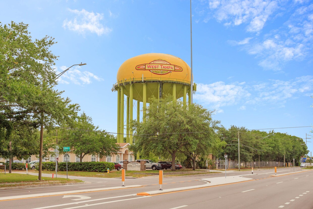 Foto principal - 3417 W Palmetto St