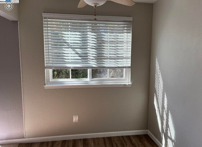 Foto del edificio - 117 Day St