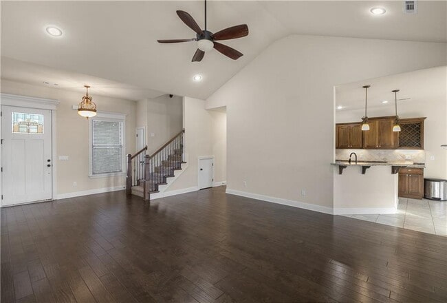 Building Photo - 2304 SW Chaddington Rd