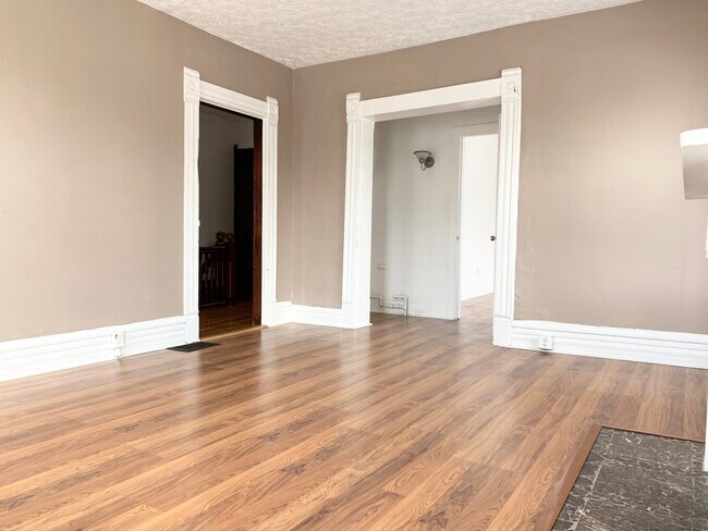 Foto del edificio - 434 E Whittier St