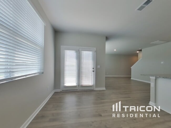 Building Photo - 2400 Kaycee Ct