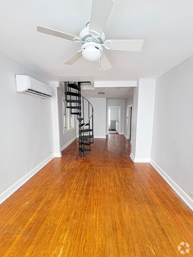 Building Photo - 3240 S Hoyne Ave