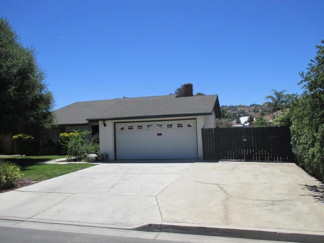 Building Photo - 40431 Royal Cir