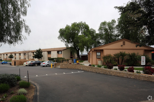 Building Photo - Peppertree Apartments