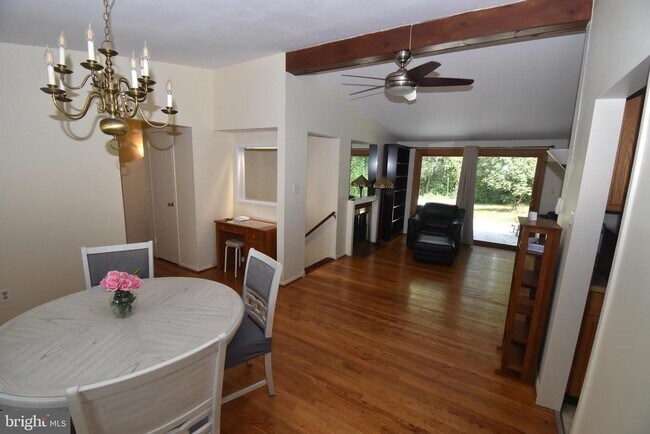 Foto del edificio - 6518 Byrnes Dr