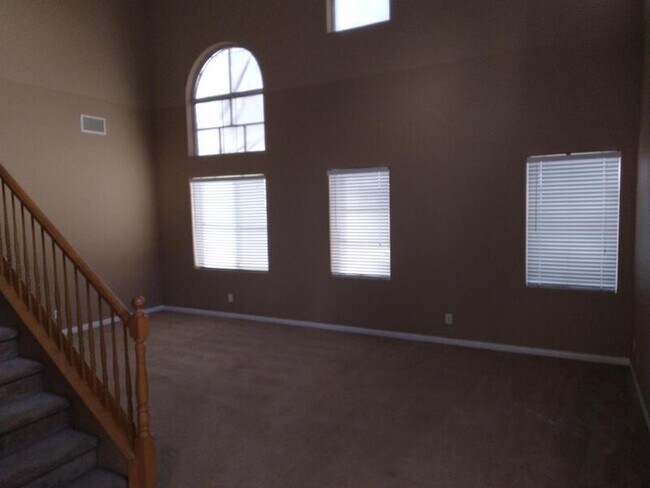 Building Photo - 6245 Green Heron St