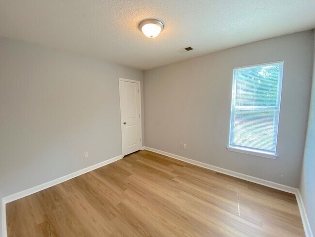 Foto del edificio - 3403 Windy Hollow Cir