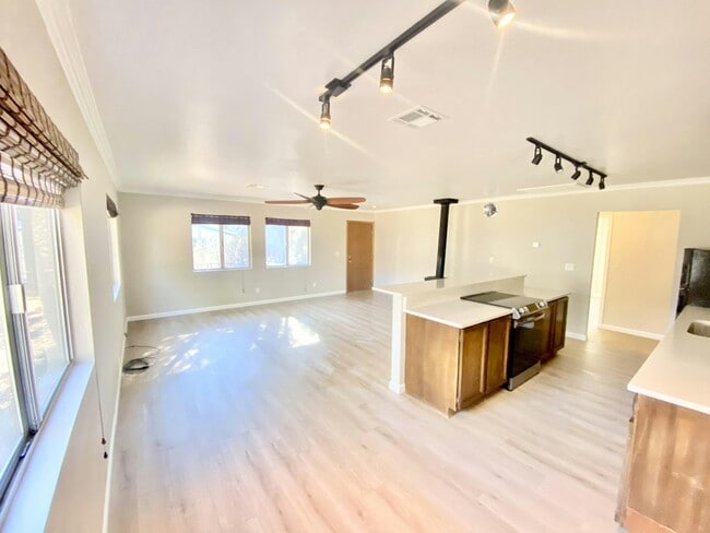 Building Photo - 3314 Little Pine Dr