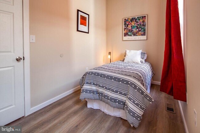 Foto del edificio - 4245 Ogden St
