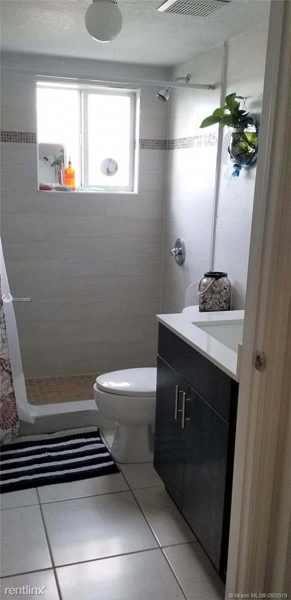 Foto del edificio - 2536 NW 24th St