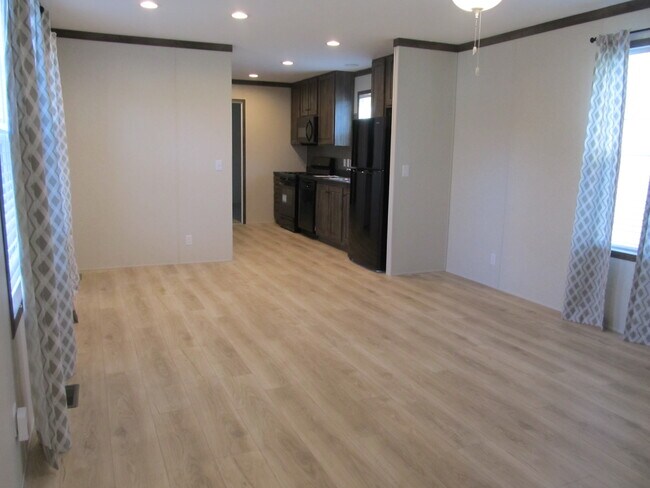 Foto del edificio - 10340 Midland Rd