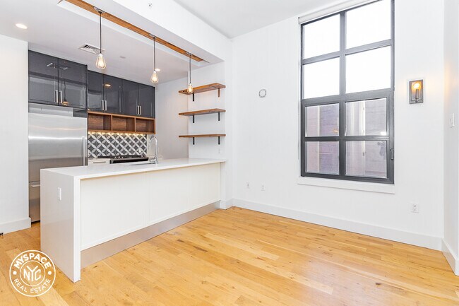 Foto del edificio - 41-21 28th St