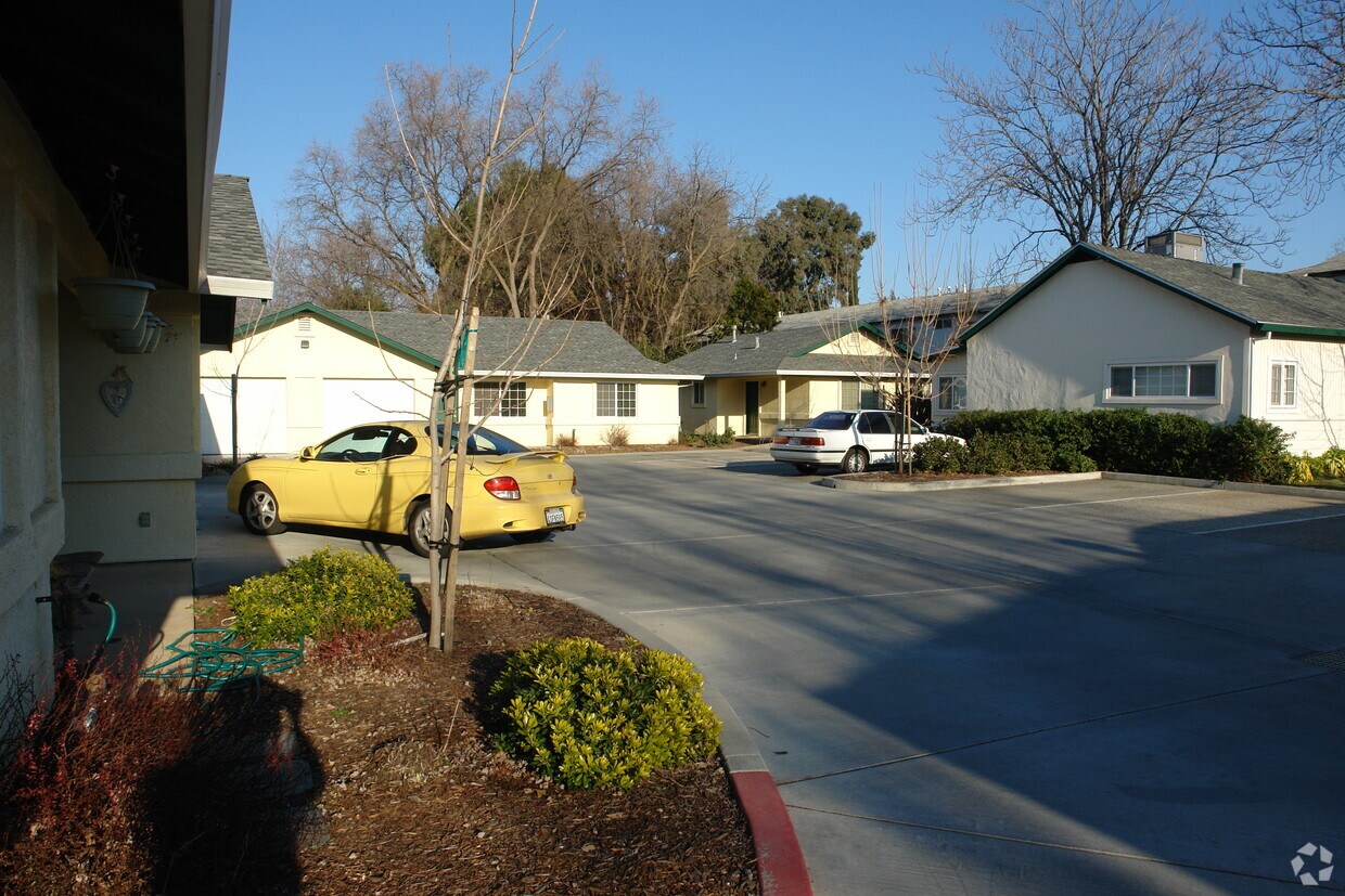 Primary Photo - 1634 Neal Dow Ave