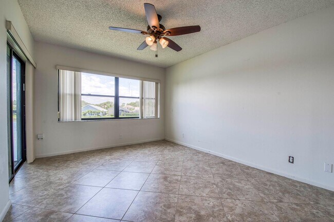 Foto del edificio - 12829 Briarlake Dr