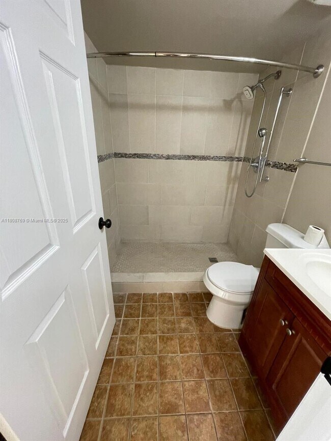 Building Photo - 2309 San Remo Cir