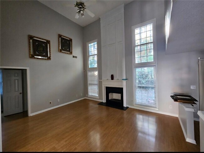 Foto del edificio - 2690 Binghampton Ln